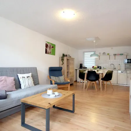 Apartment Kleines Haus Am Wald By Rujana Sellin (Rugen)